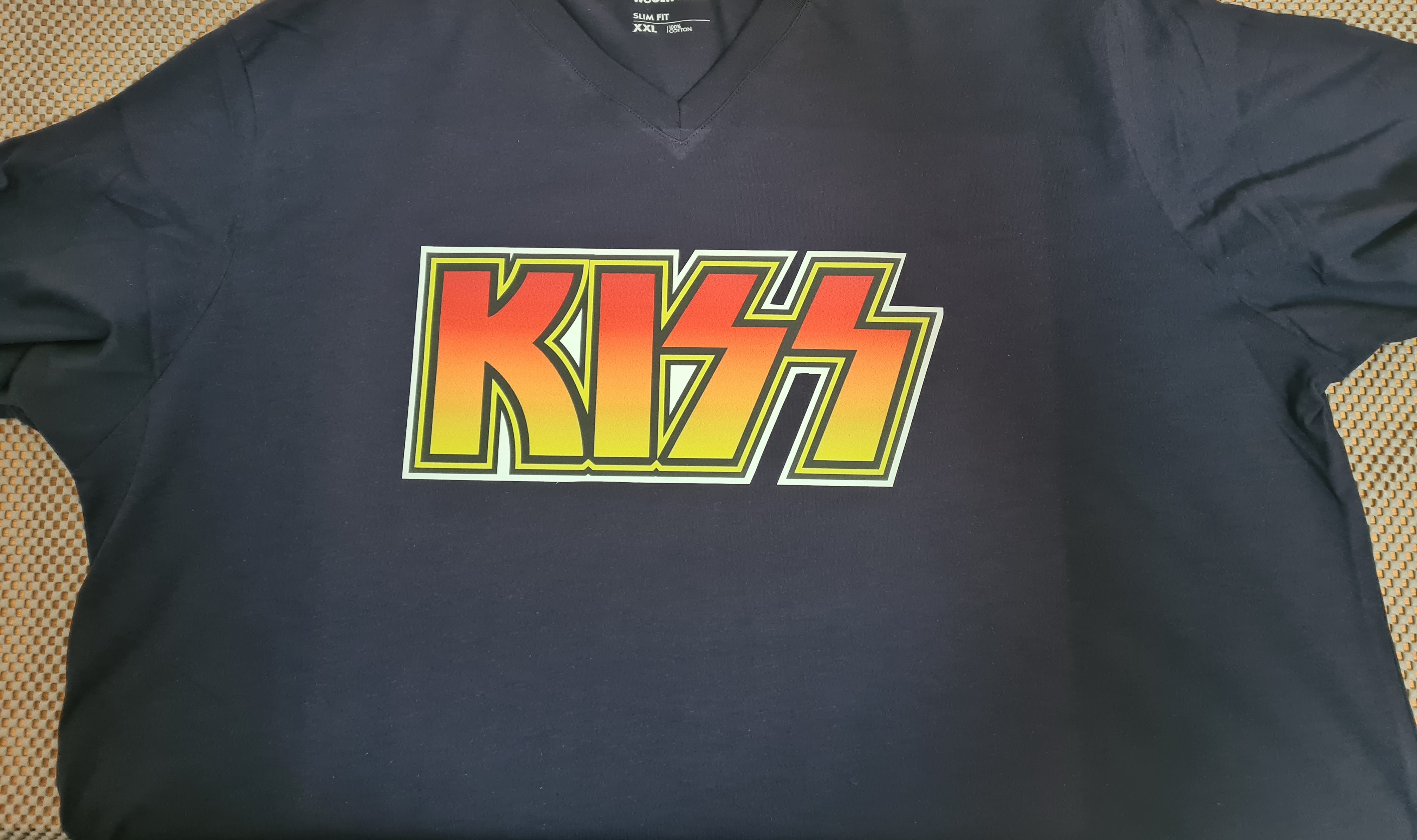 TShirt-Navy-KissLogo